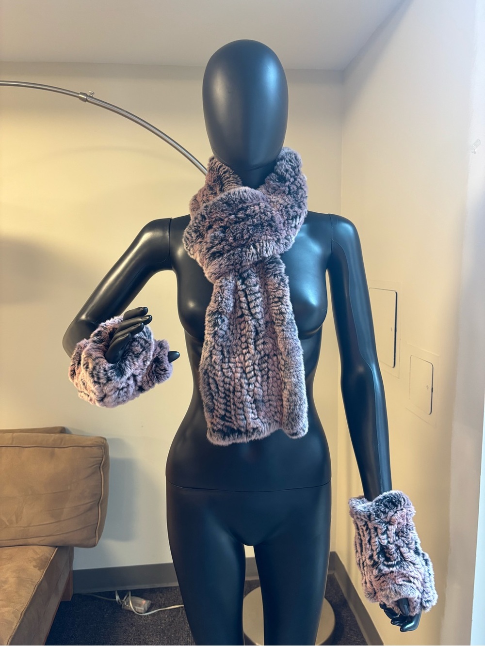 Surell Plush Chunky fur Scarf and Wrist Warmers Set- Pink